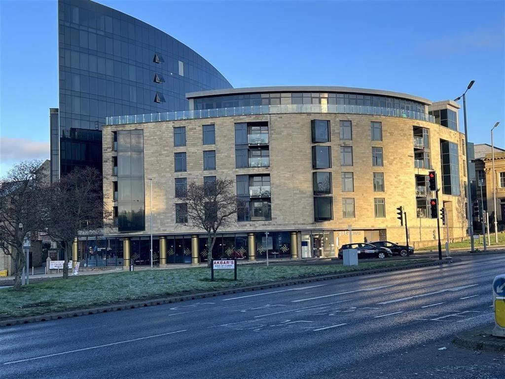 Am Apartments Bradford  Exterior photo